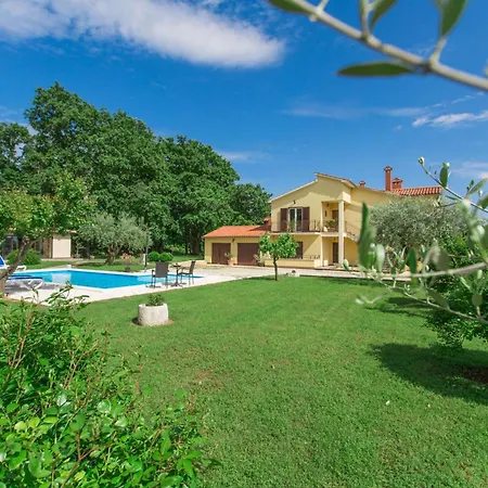 Apartment Adelia, Unweit Von Porec
